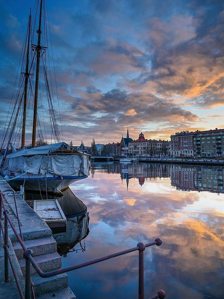 The Day Dock